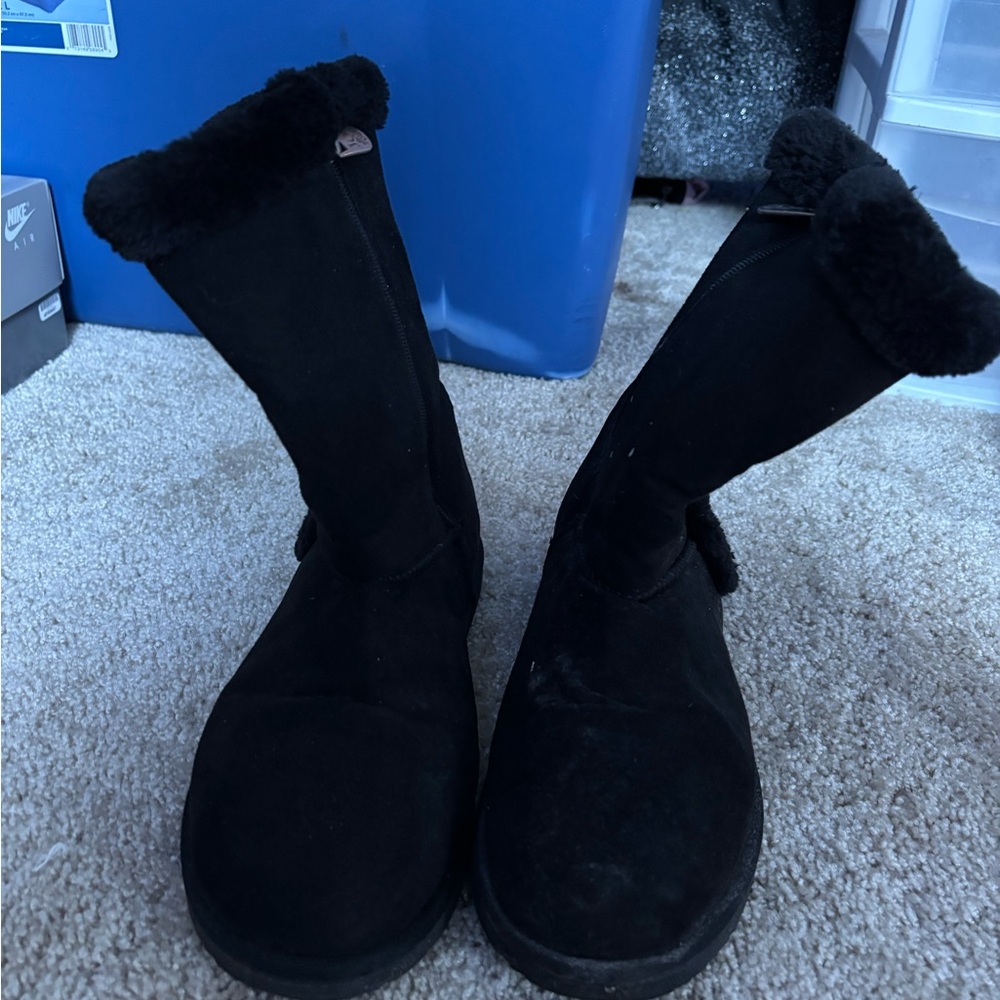 Black Winter Rain Boots with Plush Texture